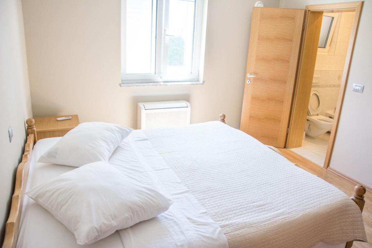 Apartments Citrine On The Beach Biograd Na Moru Ngoại thất bức ảnh